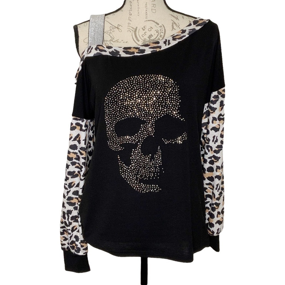 SHEILAY black off the shoulder blouse. Sequined strap. Animal print. Size S